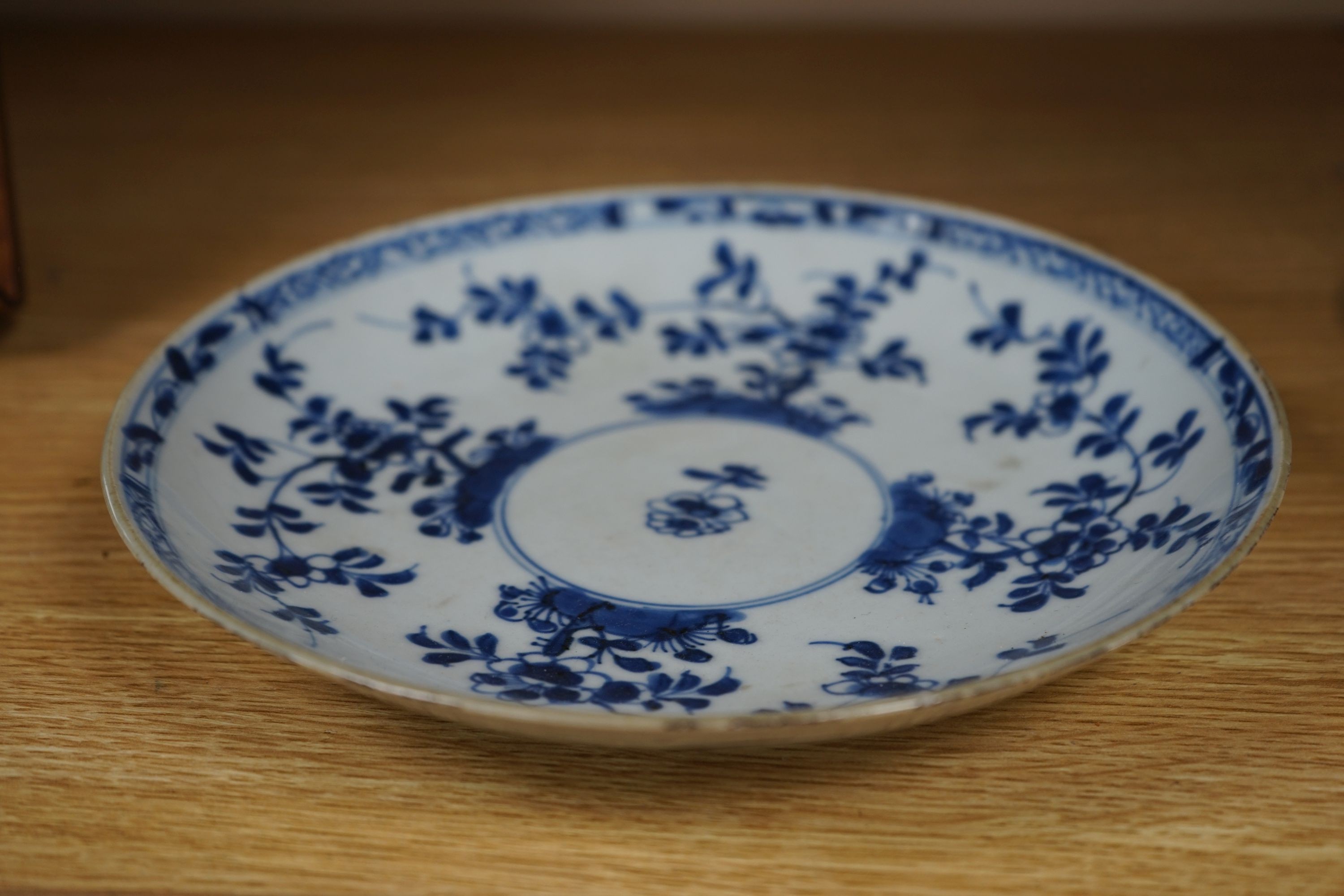 Two Chinese Kangxi blue and white dishes 22cm